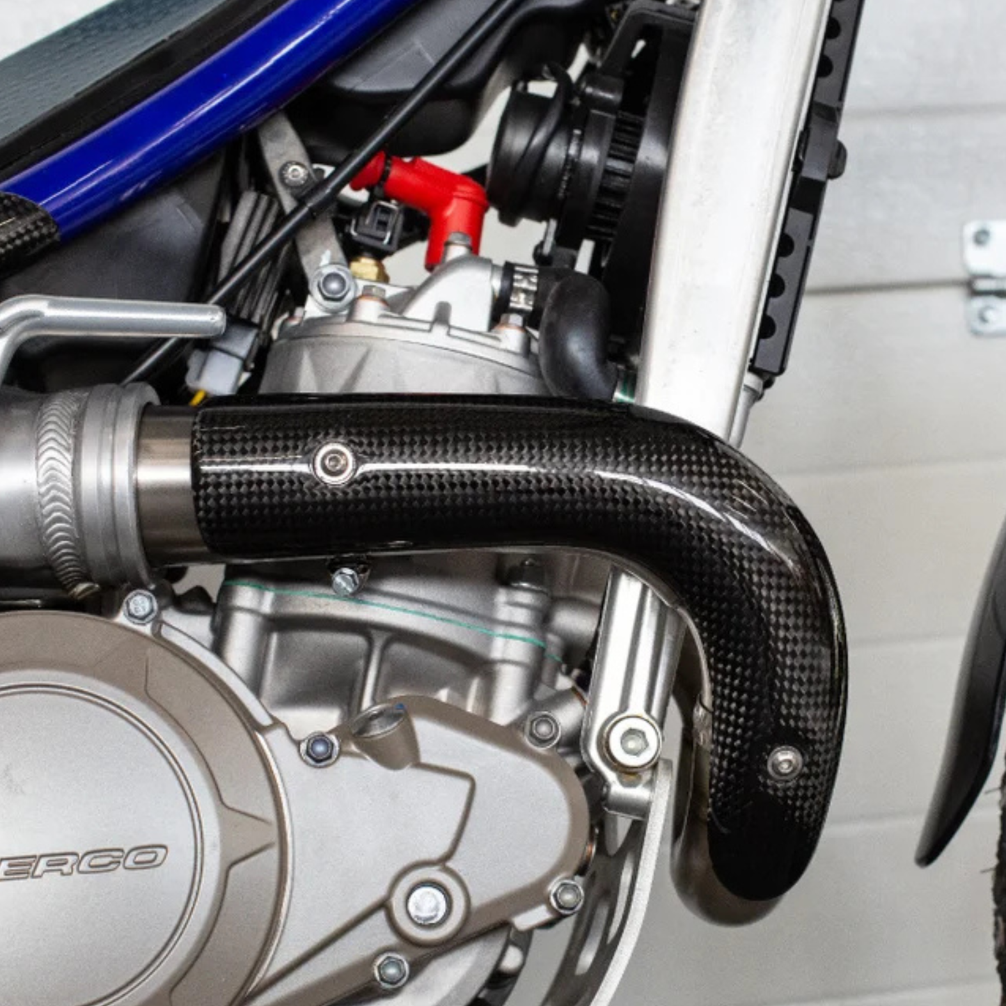 2M Carbon Parts Front Exhaust Pipe Guard Sherco ST/Scorpa SC 2023-2026)
