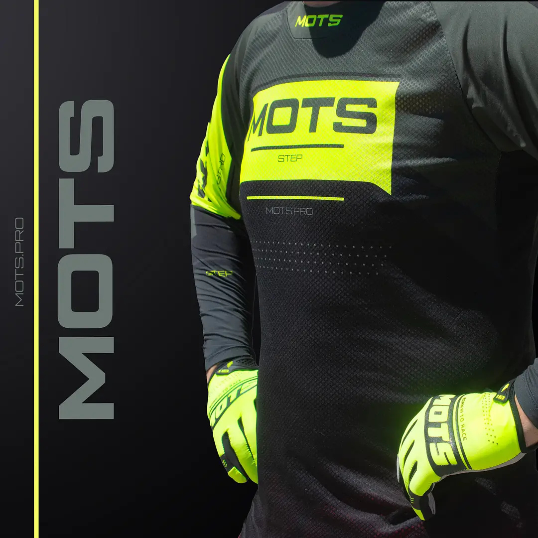 Mots Step 8 Riding Top & Pants Set Green